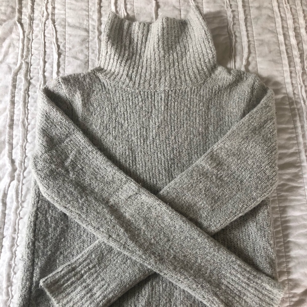 GAP turtleneck sweater